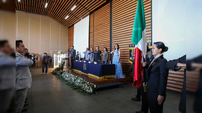 Egresados y egresadas no olviden los valores y la ética que aprendieron en la UMSNH: Javier Cervantes Rodríguez