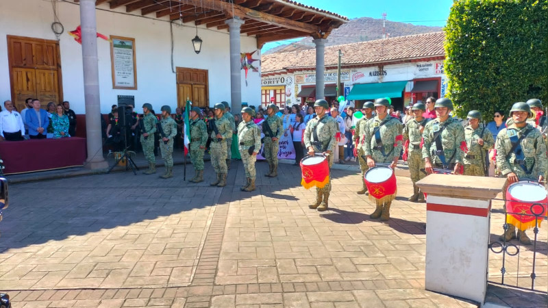 Participa Ejército Mexicano en fiestas de Ario, Michoacán 