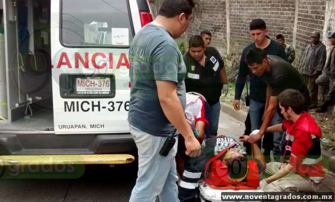 Lesionado motociclista tras derrapar más de treinta metros en Uruapan, Michoacán - Foto 2 