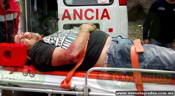 Lesionado motociclista tras derrapar más de treinta metros en Uruapan, Michoacán - Foto 3 