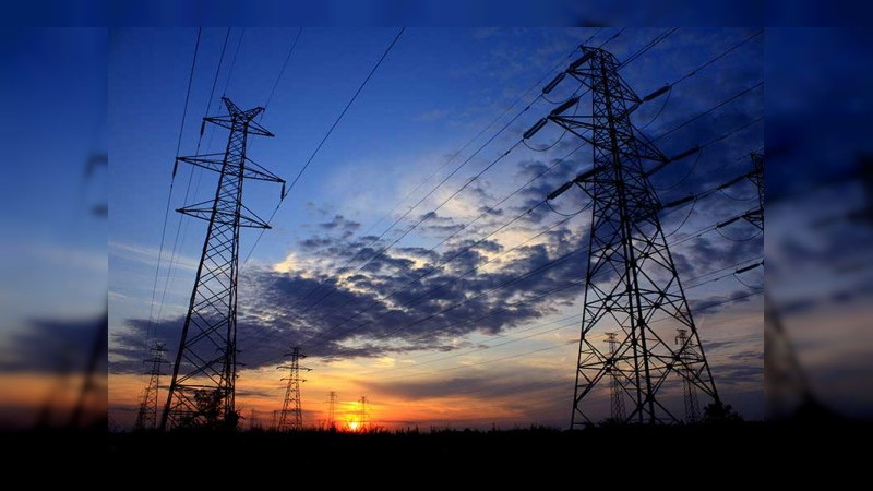 Frente frío ocasiona fuertes vientos que dejan sin electricidad a ciudadanos de Mérida, Yucatán 