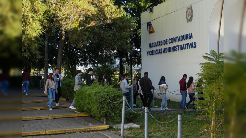 Sin contratiempos, miles de jóvenes nicolaitas retornan a sus actividades escolares 