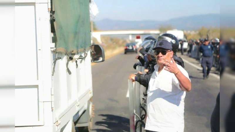 Libera carretera Morelia-Pátzcuaro, “normalistas” la bloqueaban 