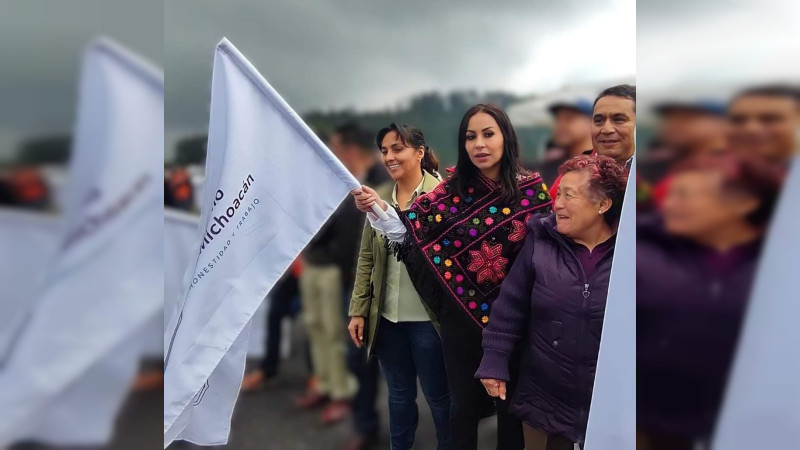Seguiremos en la ruta de construir un mejor futuro para el Oriente Michoacano: Gloria Tapia 