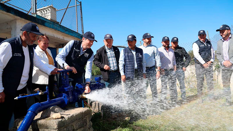 Pone en marcha edil moreliano Alfonso Martínez programa de agua 
