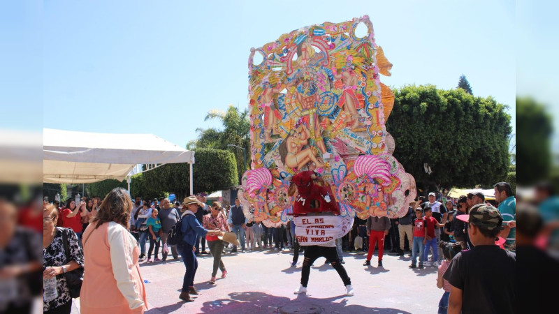 Toritos de más de 4 metros de altura te esperan en el carnaval de Tarímbaro