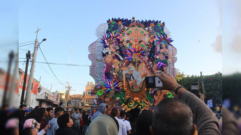 Toritos de más de 4 metros de altura te esperan en el carnaval de Tarímbaro