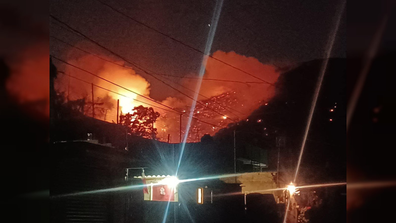 Reportan incendio en el cerro “El Pino” del Estado de México 
