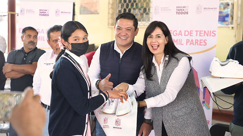 Los tenis del programa Jalo a Estudiar llegan a Nuevo Parangaricutiro, Michoacán 