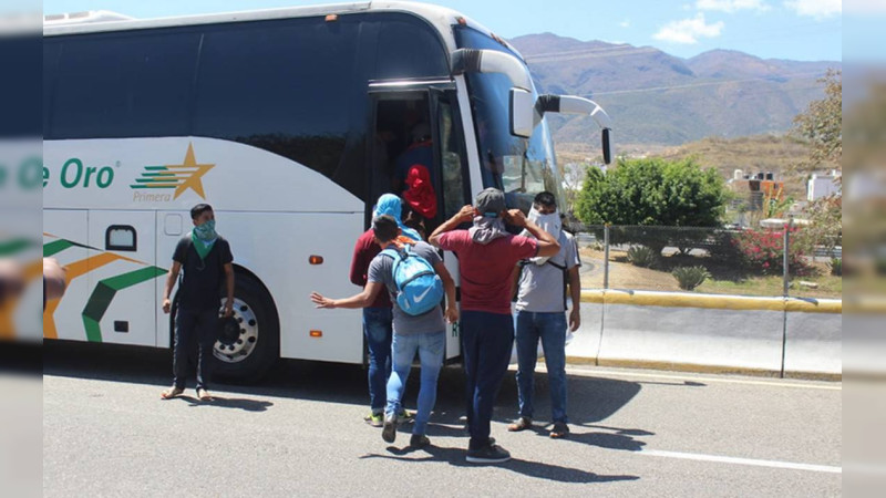 FGR va por normalistas de Tiripetío, Michoacán: Investiga robo de seis autobuses en la Morelia – Pátzcuaro 