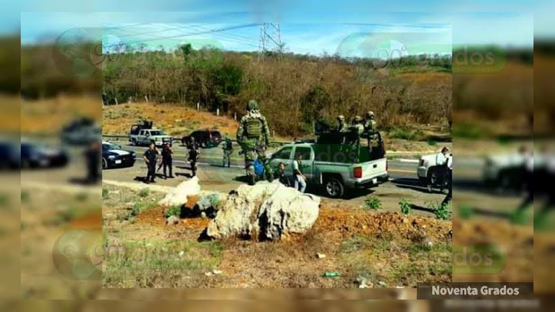 Se enfrentan grupos armados en Tumbiscatío, Michoacán  