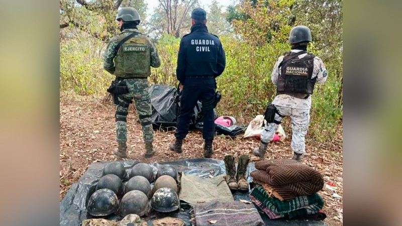 Desmantelan un presunto campamento criminal en Coalcomán, Michoacán 