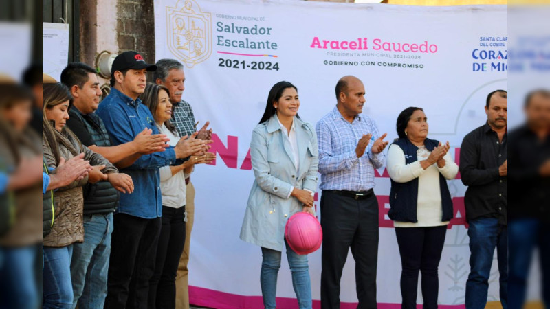 Araceli Saucedo entrega de la Primera Etapa del Servicio de Agua Potable en Ixtaro, en beneficio de más de 2 mil personas