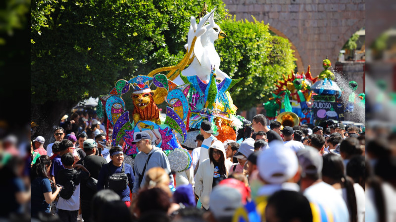 Celebra Alfonso Martínez el Festival del Torito de Petate en Morelia