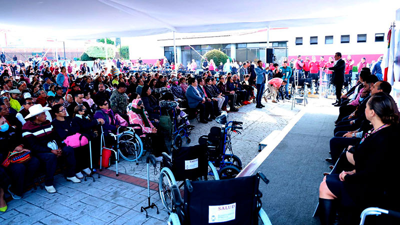 Entrega Gobierno federal mastógrafo de última generación a Michoacán 