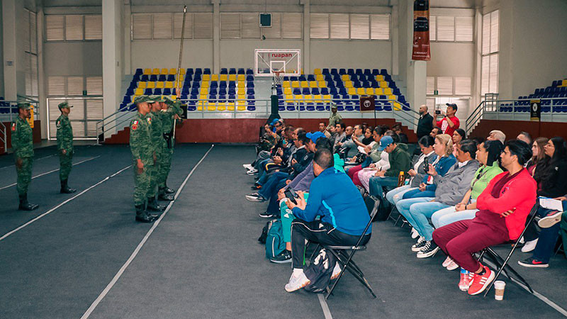 Sedena y ayuntamiento de Uruapan, Michoacán, abren taller de escoltas de bandera 