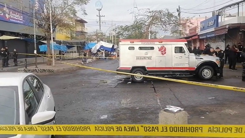 Quitan la vida a dos custodios en asalto a camioneta de valores de Guadalajara 