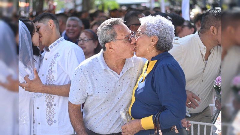 Veracruz rompe récord de bodas colectivas con más de mil parejas