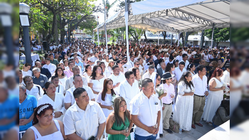 Veracruz rompe récord de bodas colectivas con más de mil parejas