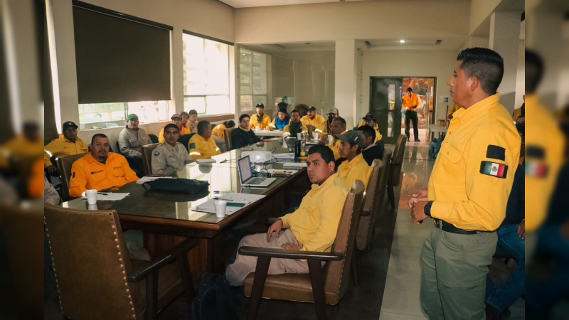 Gobierno de Uruapan apuesta por la profesionalización de sus guardabosques 
