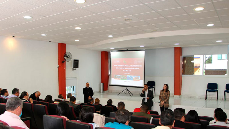 Centros de educación michoacanos realizan reunión de Plan de Mejora Continua  