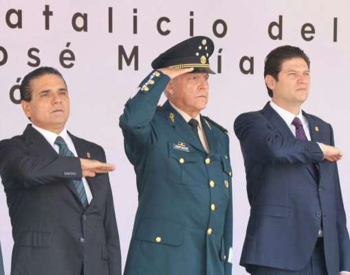 Alfonso Martínez rinde honores a José María Morelos y Pavón 
