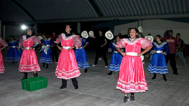Más de 60 artistas michoacanos estarán hoy en la Feria de Tecomatlán 2024 