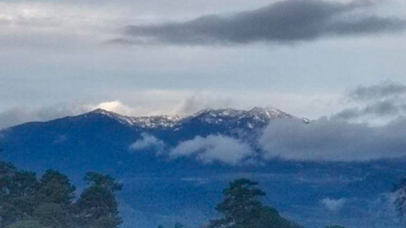 Cae nieve en Pico de Tancítaro; PC Michoacán pide se tomen precauciones 