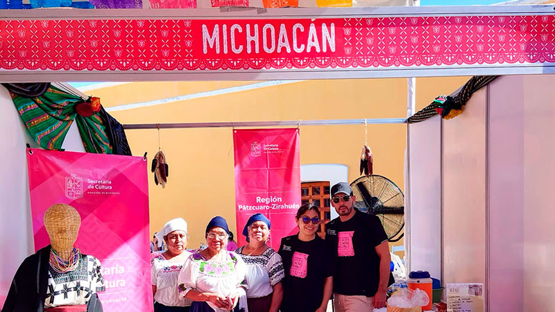 Cocineras tradicionales de Michoacán deleitan con su sazón a guerrerenses 