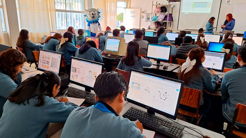 Regresan clases en el Colegio de Bachilleres de Michoacán 