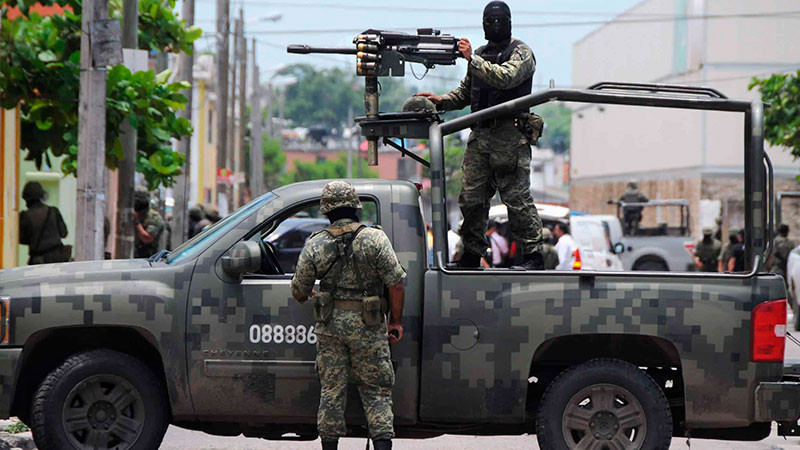 AMLO niega militarización del país 