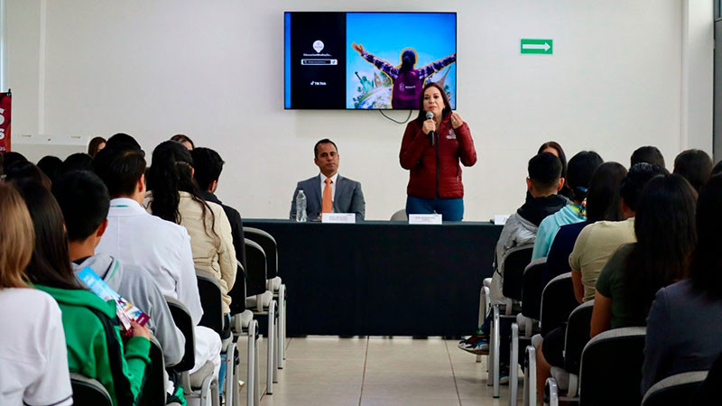 Instituto señala que el programa de becas de movilidad está abierto a todos los estudiantes michoacanos 