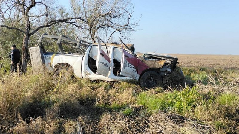 Volcadura deja sin vida a dos elementos de la Guardia Estatal de Tamaulipas; hay otros 6 heridos 