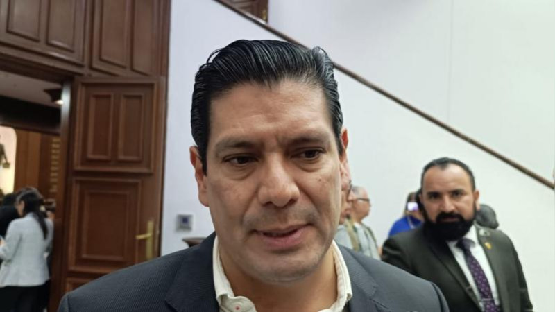 Presentan diputados locales y ediles de Michoacán licencia para competir en proceso electoral  