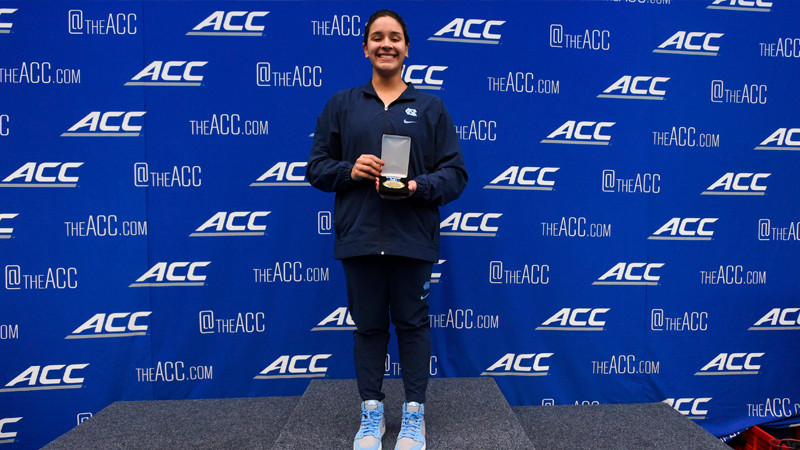 Clavadista mexicana Aranza Vázquez logra el tricampeonato colegial en Estados Unidos 
