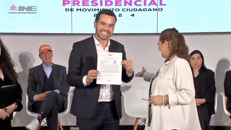 Jorge Álvarez Máynez se registra como candidato presidencial de MC ante el INE 