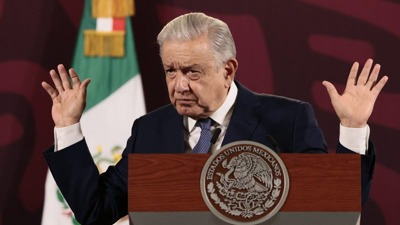 AMLO justifica exhibir número de teléfono de periodista del NYT; asegura no se trató de un error 