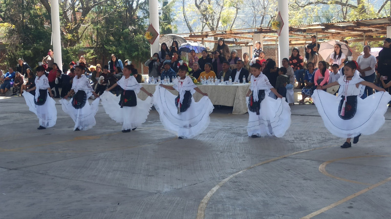 Realizan acto conmemorativo del 58 aniversario de la primaria Álvaro Obregón, en Ciudad Hidalgo