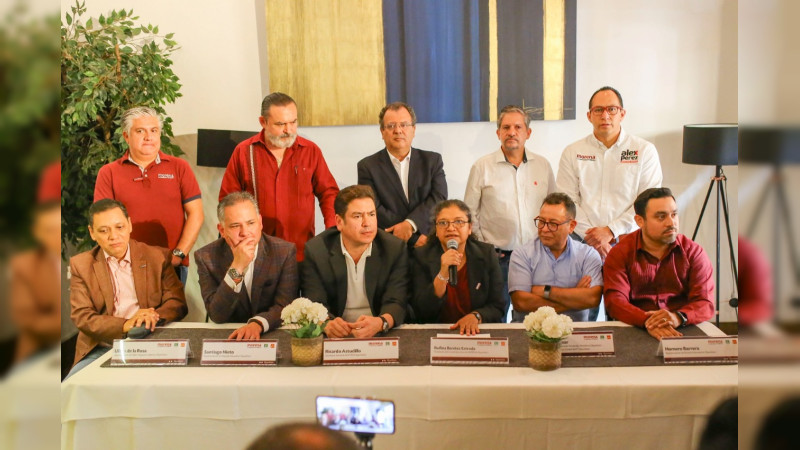 Rufina mantiene pluri y dirigencia de Morena en Querétaro 