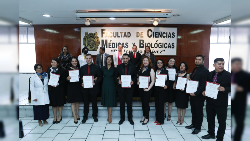 Egresados nicolaitas forman parte de la primera generación de especialistas en Medicina Familiar del ISSSTE