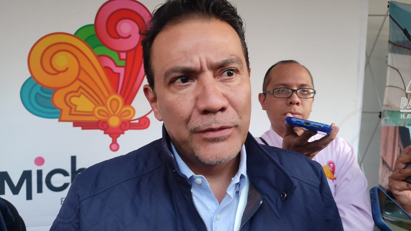 Habrá recorridos nocturnos en Janitzio, adelanta Roberto Monroy 