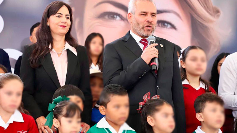 Sector educación de Michoacán equipa más de 3 mil escuelas de todo Michoacán 
