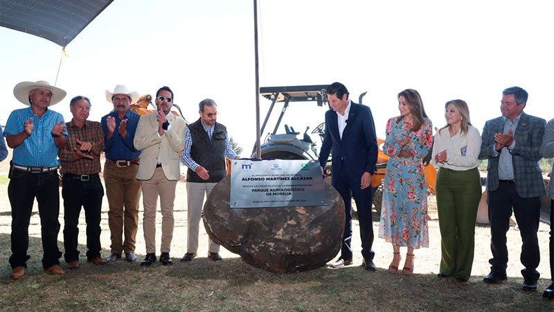 Alfonso Martínez coloca la primera piedra del Parque Agrologístico de Morelia