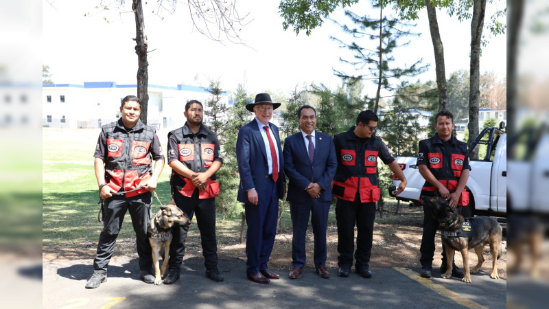 Ken Salazar Embajador de EUA visitó instalaciones de la FGE Michoacán