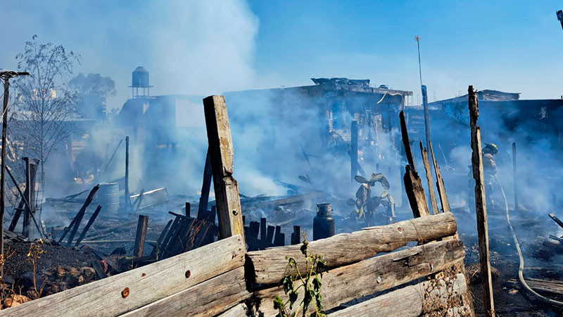 Atiende Protección Civil y Bomberos de Morelia incendio en viviendas 