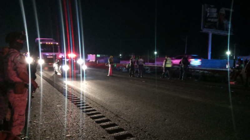 Volcadura en autopista Salamanca-Querétaro deja 3 muertos y 7 lesionados
