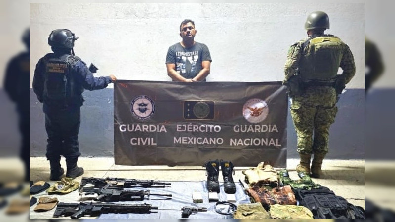 Caen dos hombres armados en operativos en Apatzingán, Michoacán  
