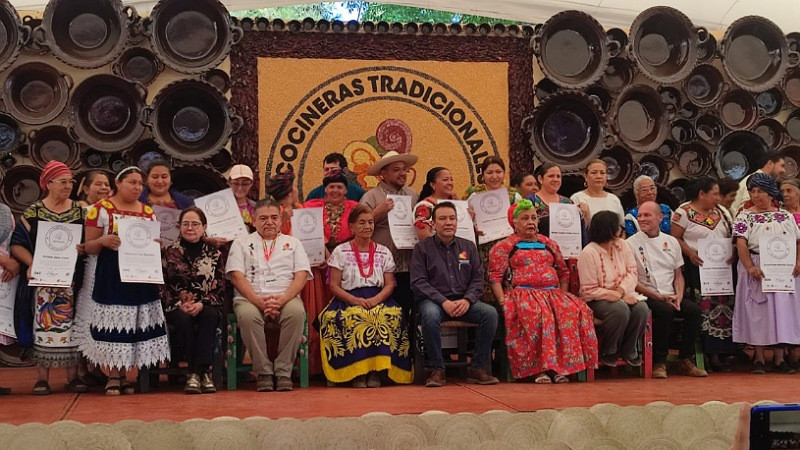 Reconocen a cocineras tradicionales de Michoacán en 19° encuentro 