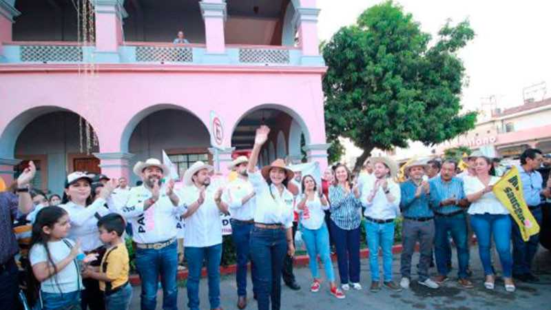 Unidos, con Paco Huacus potenciaremos la Región de Apatzingán desde el Poder Legislativo federal: Araceli Saucedo 