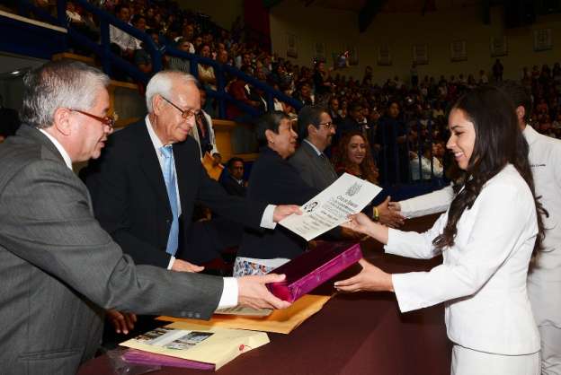 Egresa la generación 185 de Médicos, Cirujanos y Parteros de la UMSNH - Foto 0 